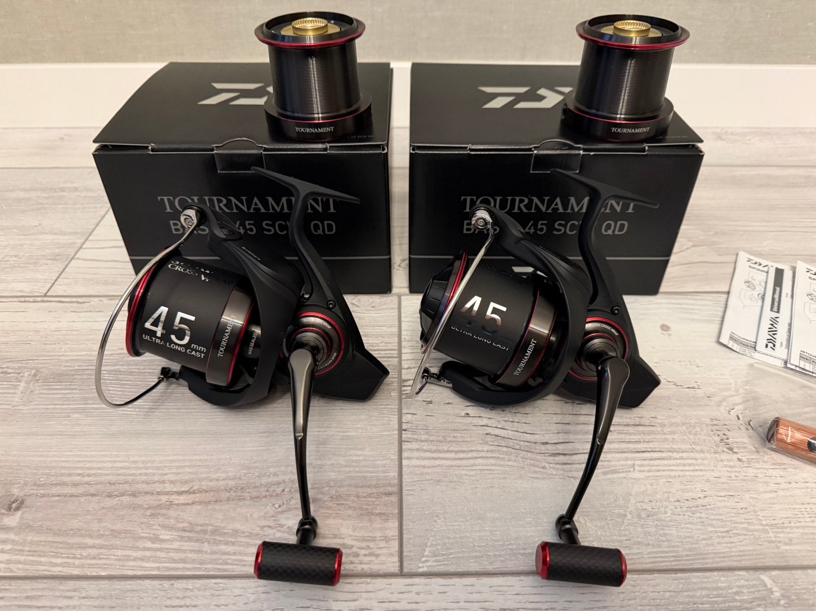 2 x Daiwa 26 Tournament Basia 45 SCW QD incl spoelen NIEUW, Ophalen of Verzenden, Nieuw, Molen