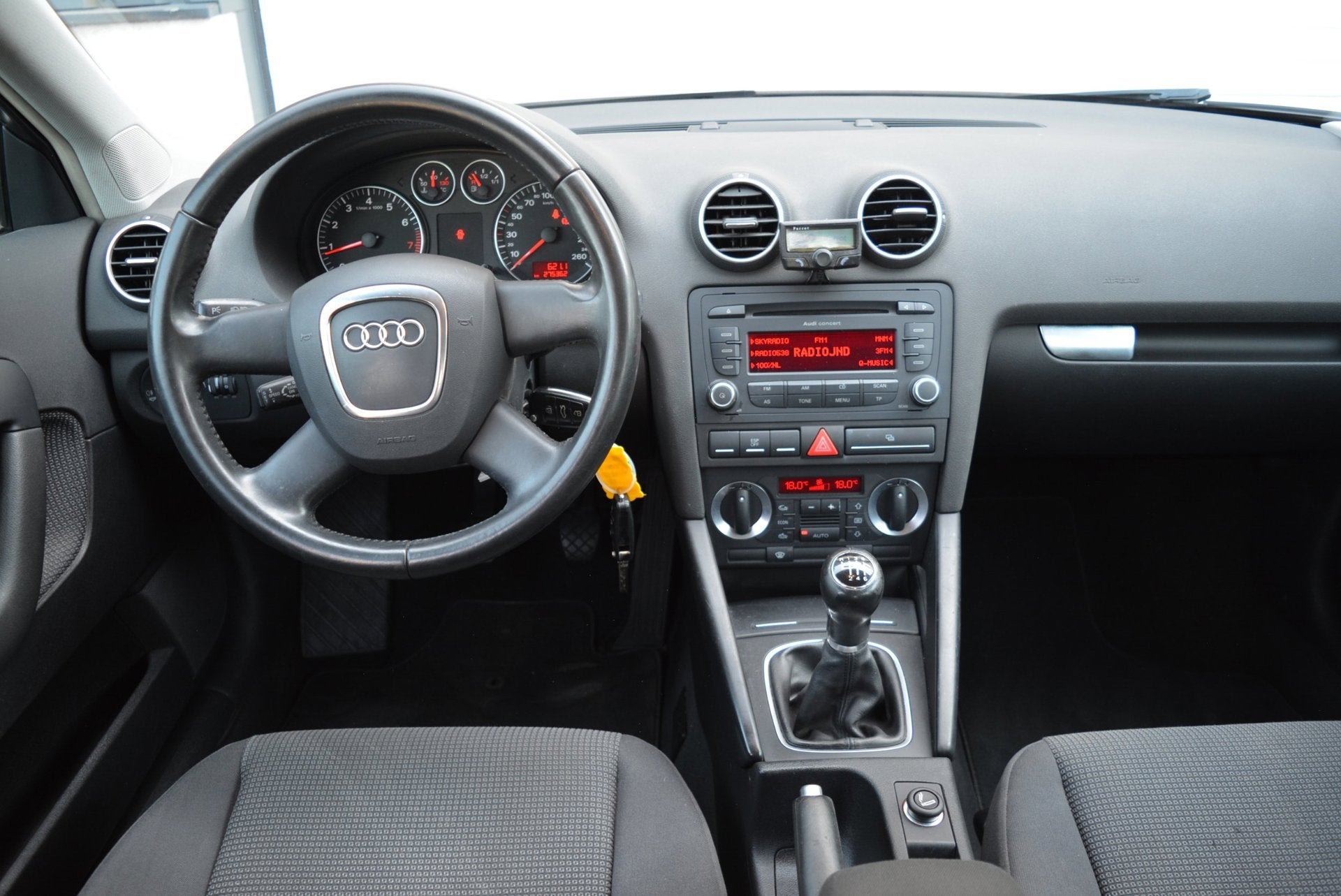 Audi A3 Sportback 1.6 FSI Attraction | Airco-Ecc | Cruise Co, Auto's, Audi, Voorwielaandrijving, Gebruikt, 4 cilinders, Automatische klimaatregeling