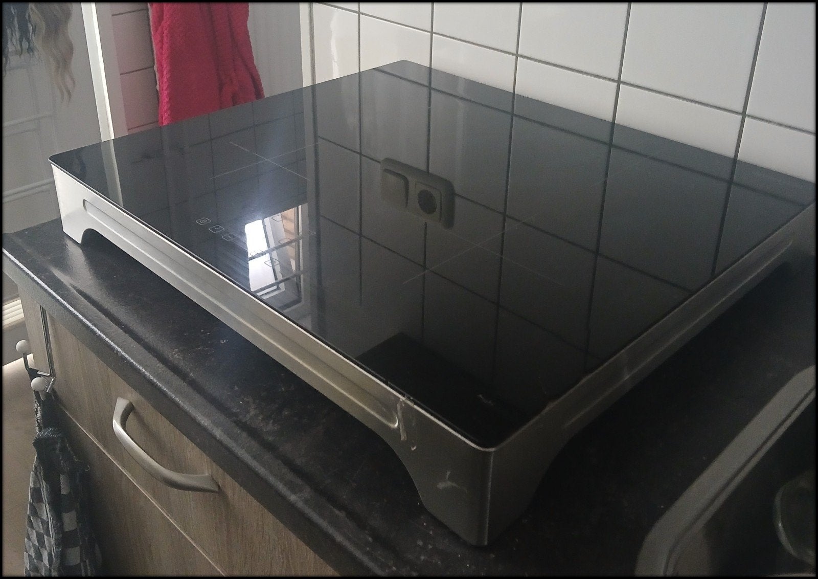 Inductiekookplaat met klein scheurtje, werkt perfect, Witgoed en Apparatuur, Kookplaten, Ophalen, Gebruikt, 4 kookzones, Vrijstaand