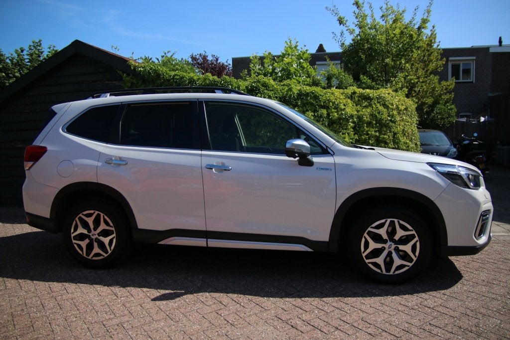 Subaru Forester 2.0i e-BOXER Luxury (bj 2021, automaat), Auto's, Subaru, 12 maanden, 15 km/l, 4 cilinders, Leder en Stof