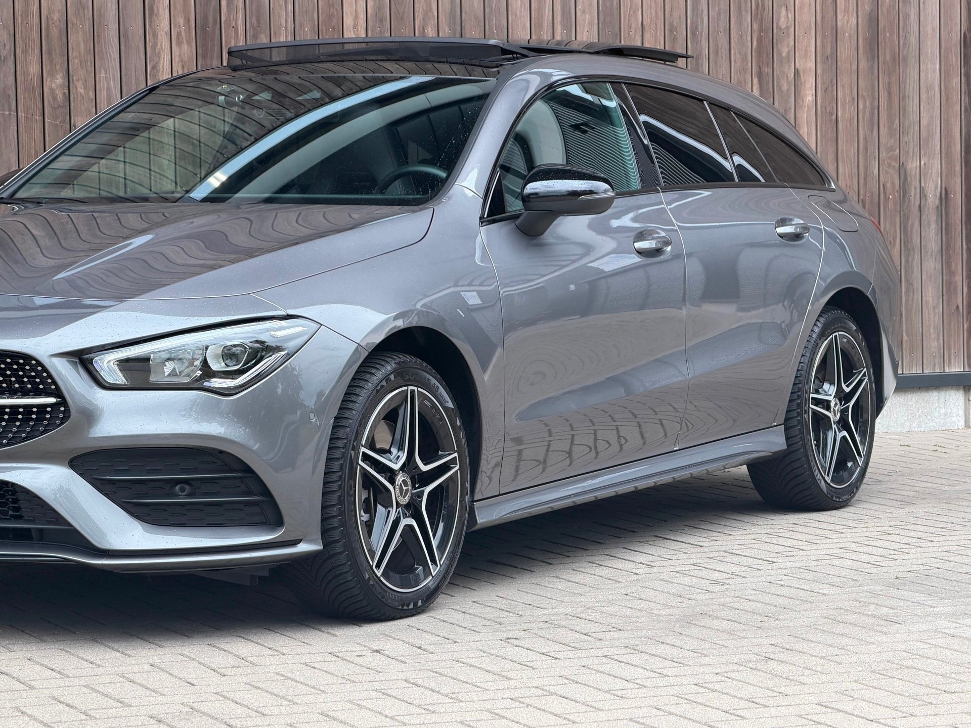 Mercedes-Benz CLA-klasse Shooting Brake 250 e AMG Line- PANO, Auto's, CLA, Gebruikt, 4 cilinders, 15 kWh
