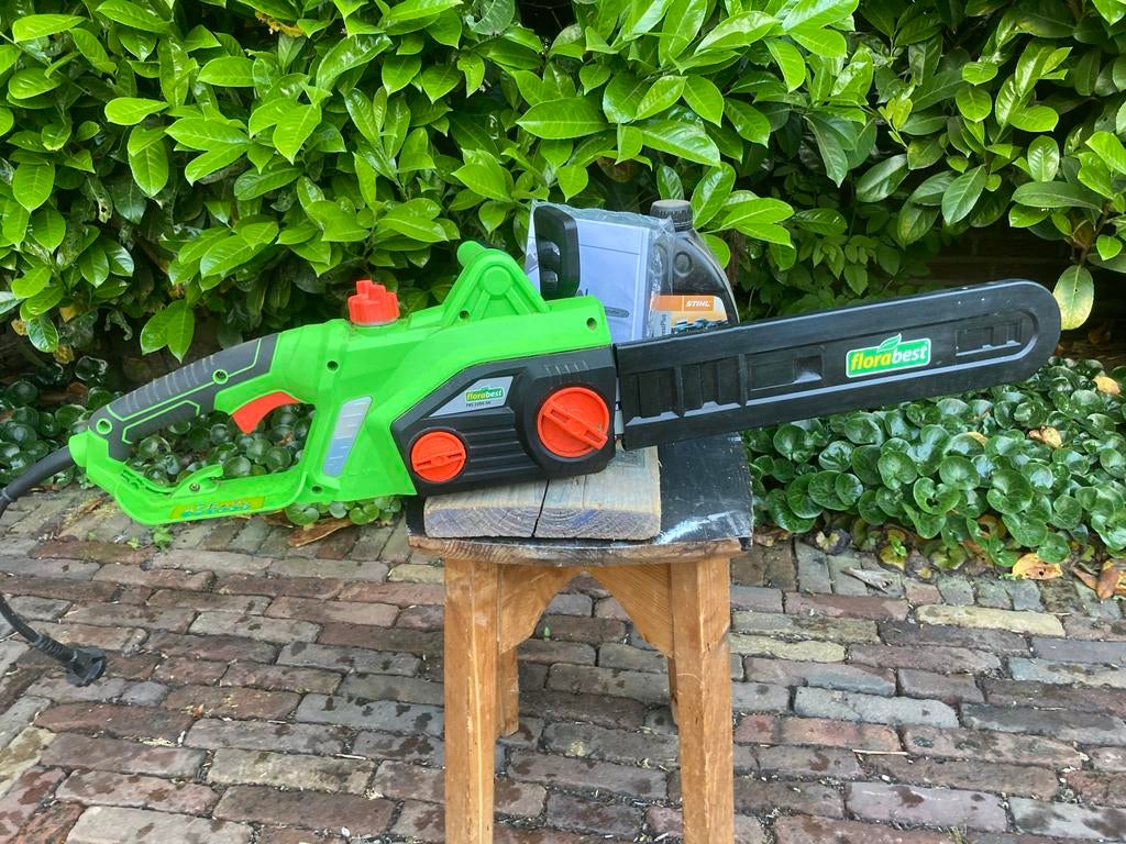 Elektrische kettingzaag 40 cm - weinig gebruikt, Tuin en Terras, Hand-tuingereedschap, Ophalen, Gebruikt