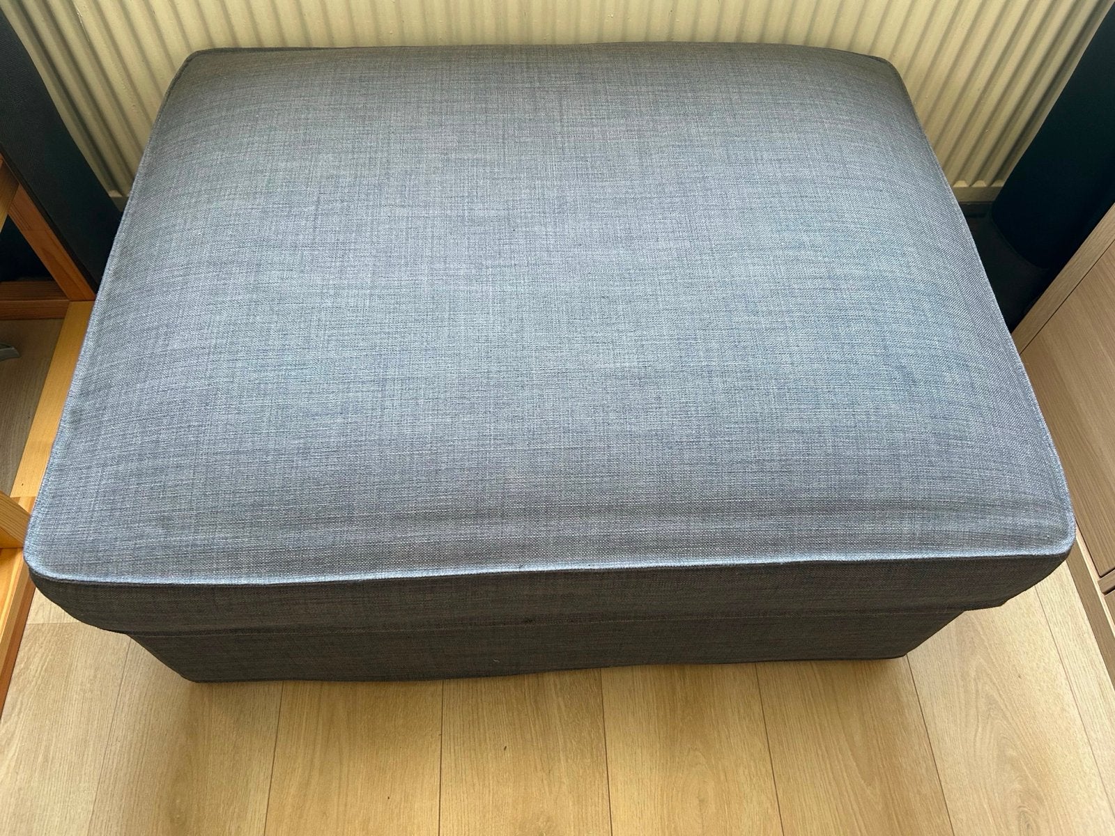 IKEA KIVIK Hocker met opbergruimte, midden grijs, Huis en Inrichting, Banken | Voetenbanken en Poefen, Ophalen, 50 tot 75 cm, Zo goed als nieuw