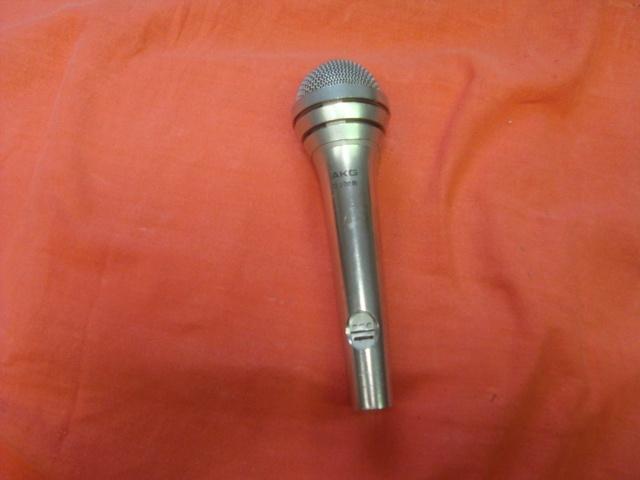 Gebruikt: AKG D320B microfoon 20260408, Ophalen of Verzenden, Mteurope@outlook.com, Zangmicrofoon, AKG