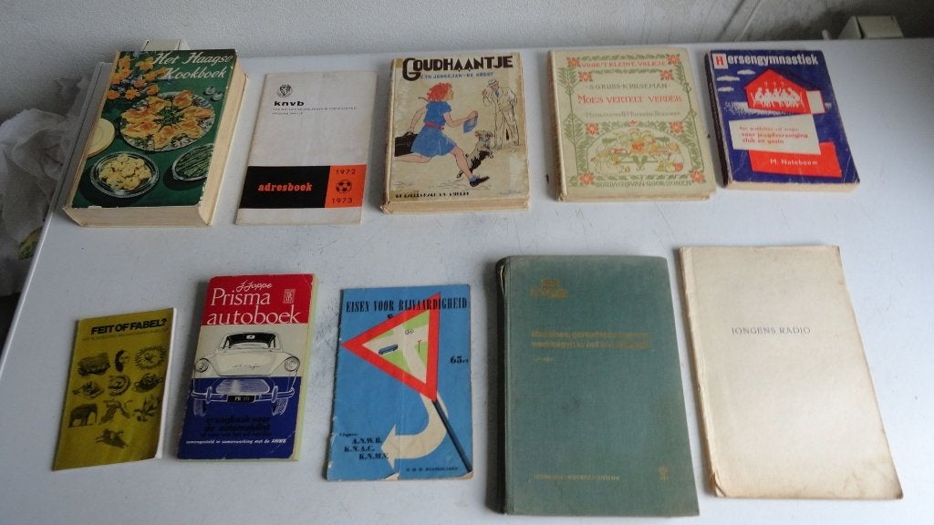 Oude boekjes, Moes vertelt verder, Goudhaantje, Autoboek etc, Ophalen of Verzenden