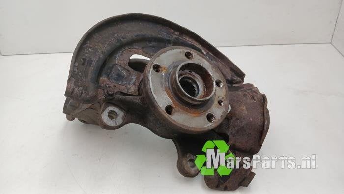 Fusee links-voor van een Volvo V60, Gebruikt, -, -, Ophalen of Verzenden