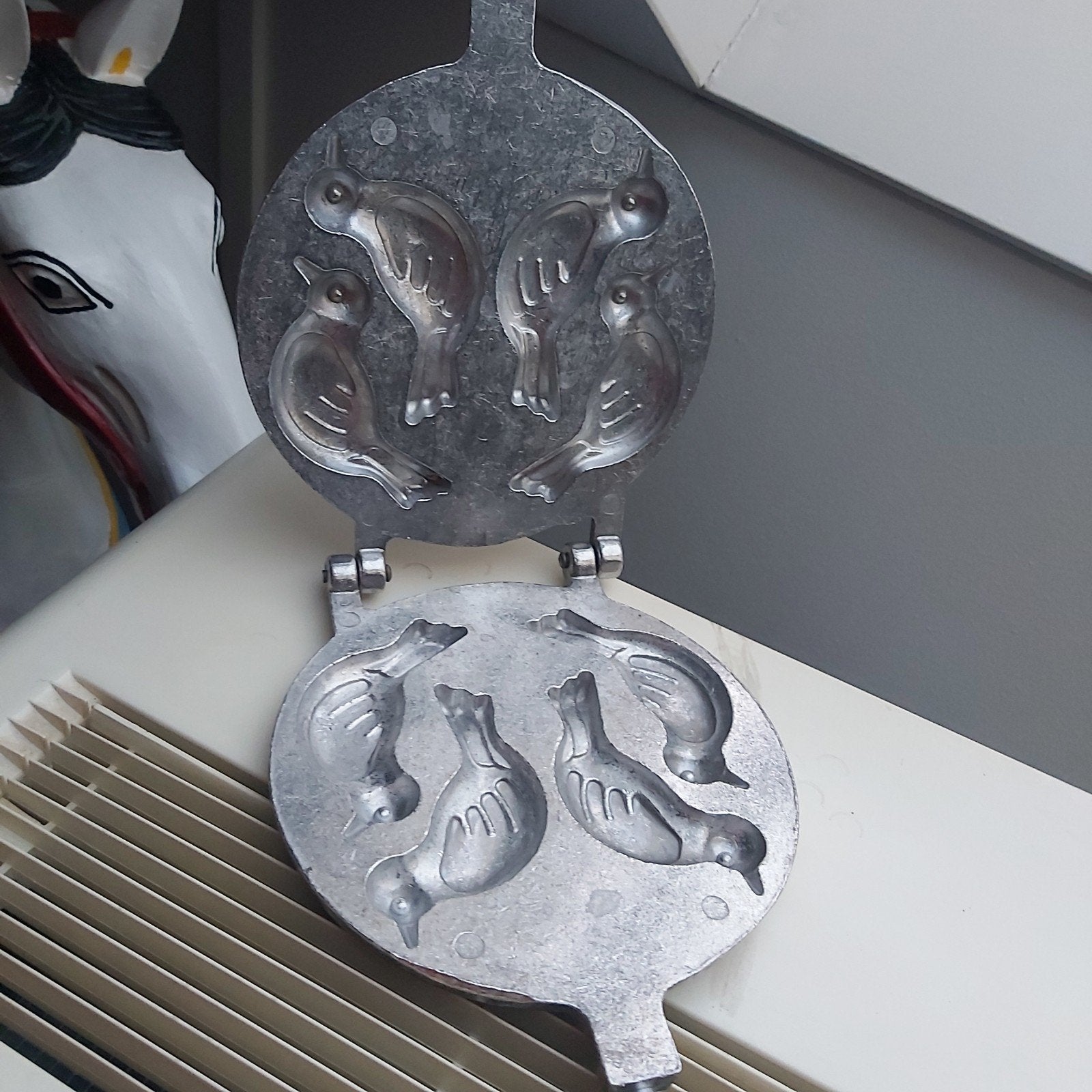Zeldzame Vintage Bakvorm voor Koekjes - Leeuweriken, Zilver, Ophalen of Verzenden, Metaal, Overige typen