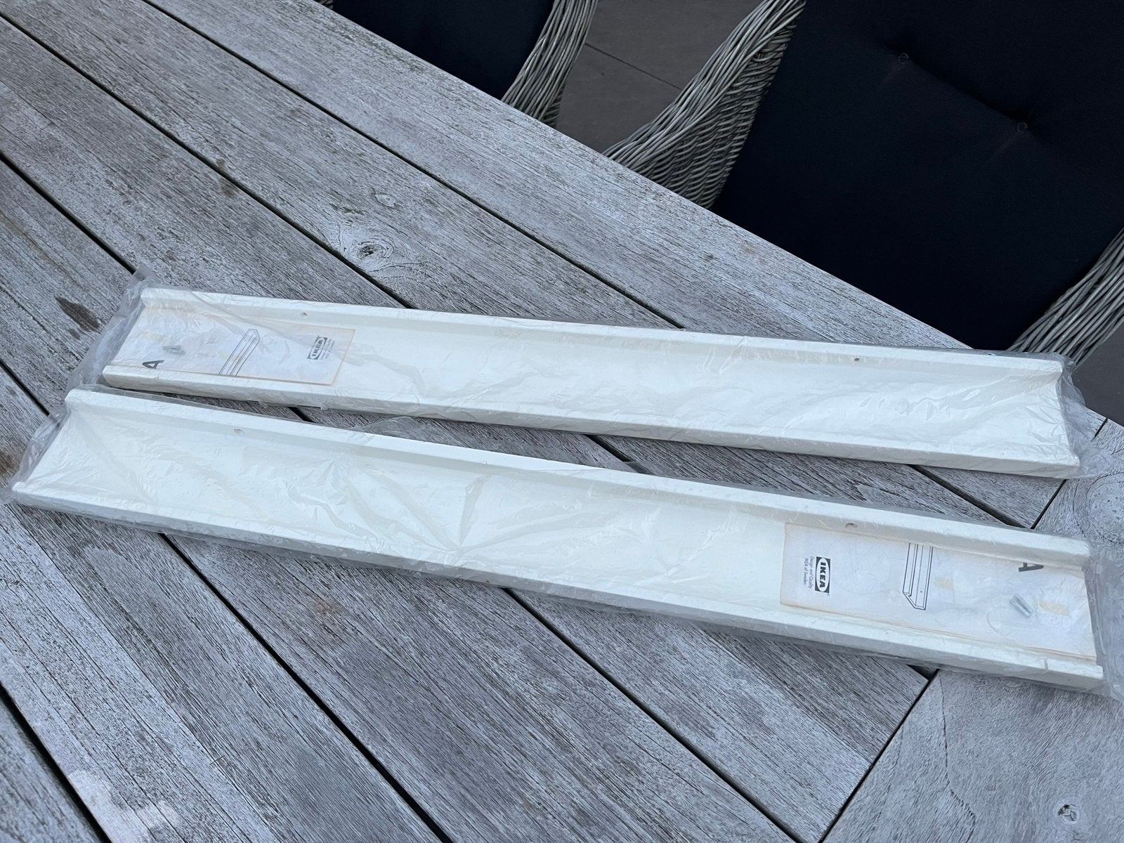 Nieuwe IKEA wandplanken (Stripa), Ophalen, Nieuw