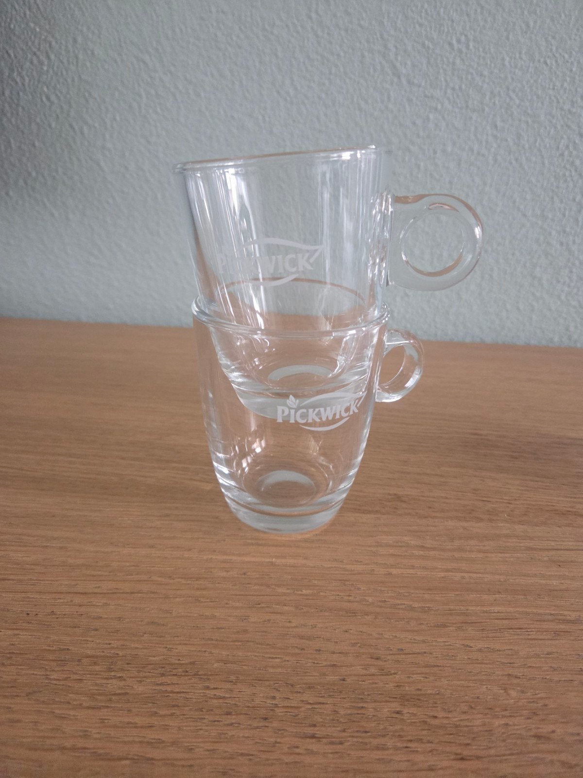 Pickwick glazen theemokken met schoteltje - 4 stuks, Gebruikt, Overige merken, Ophalen of Verzenden, Glas
