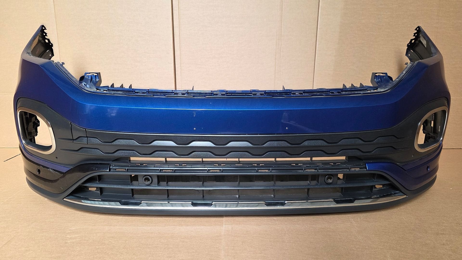 Voorbumper VW T-Cross 2GM R-line 4xPDC BUMPER TCROSS ORGINEE, Gebruikt, -, Ophalen of Verzenden, Bumper