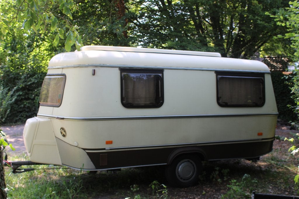 Caravan Eriba Touring Triton BS met luifel, Standaardzit, Tot en met 3, Particulier, Lengtebed