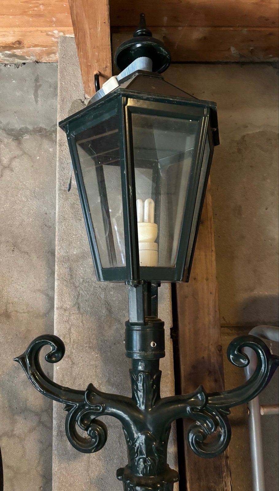 Gietijzeren Buitenlantaarn - Klassiek en Robuust, Ophalen of Verzenden, Gebruikt, IJzer, Staande lamp