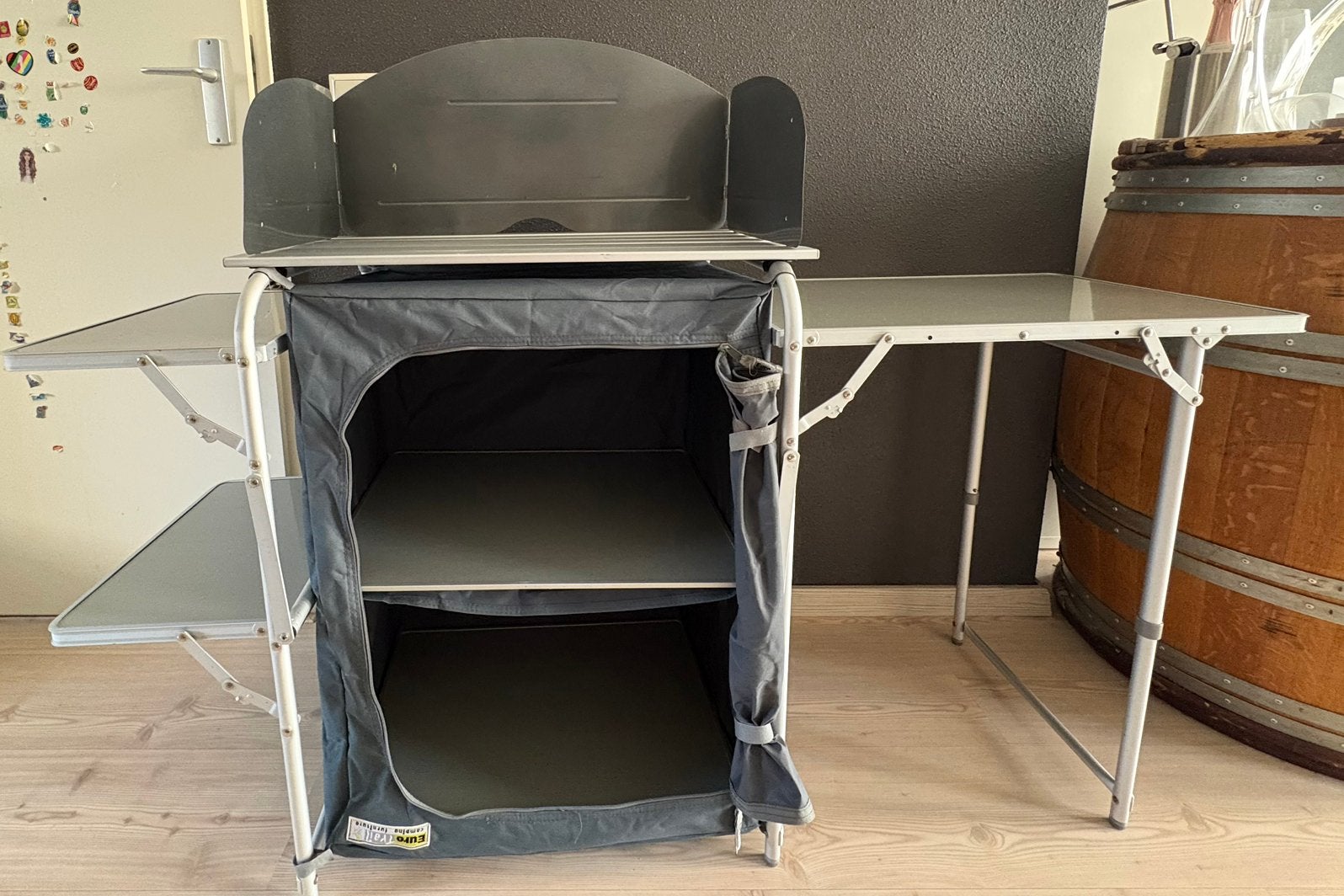 Eurotrail campingkeuken / campingkast – zo goed als nieuw, Ophalen, Gebruikt, Campingkast