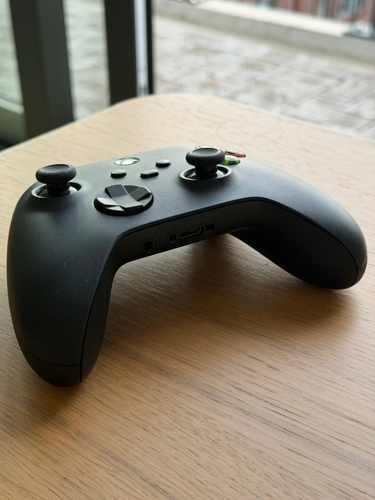 Foto 4 van Xbox Series X/S Wireless Controller – Zwart