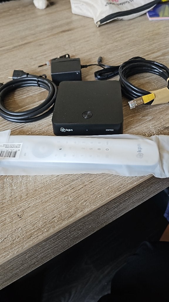 KPN TV Decoder met afstandsbediening en kabels, Audio, Tv en Foto, Decoders en Harddiskrecorders, Nieuw, Decoder, Ophalen of Verzenden