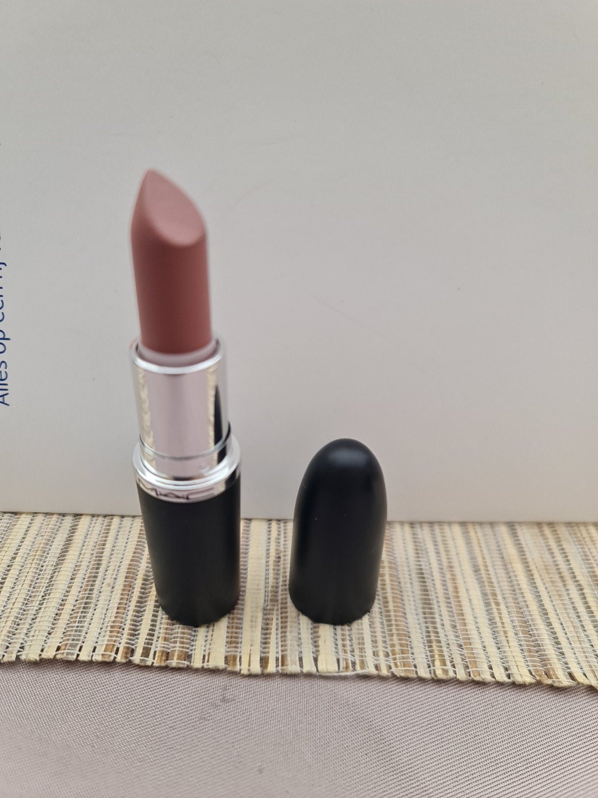 MAC Satin Lipstick - 835 Modesty (Nieuw), Ophalen of Verzenden