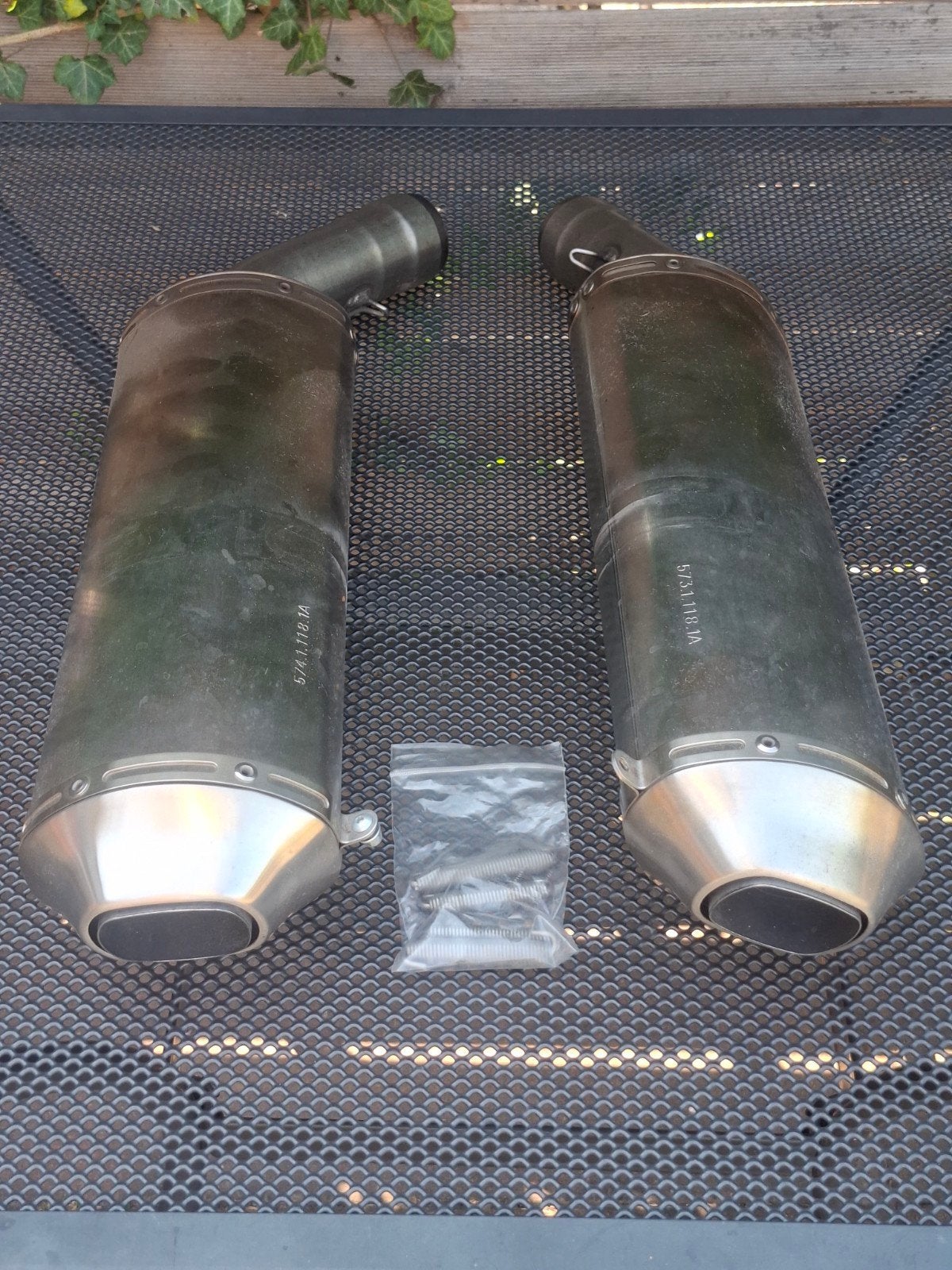 Originele einddempers Ducati 1098s, Ophalen