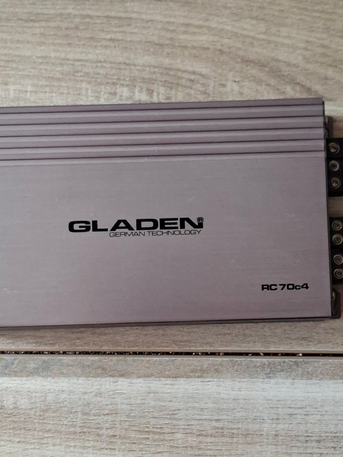 Gladen versterker, Ophalen