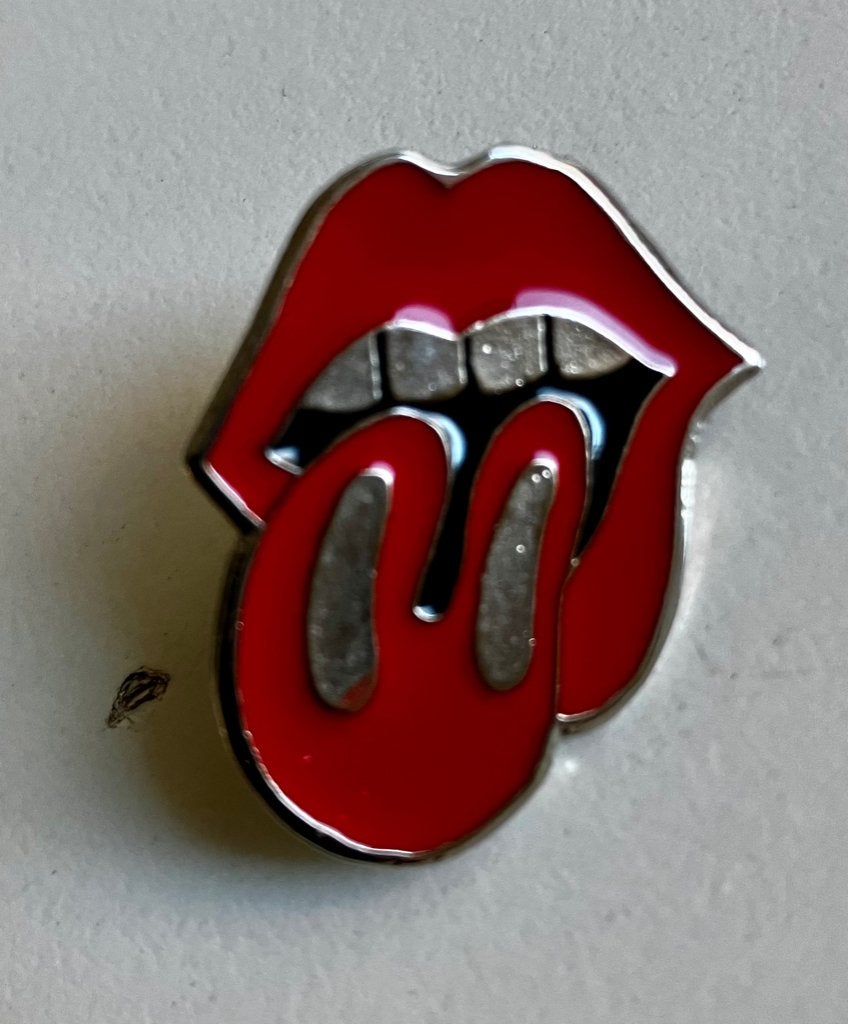 MP706E Rolling stones tong pin €10 nieuw, Verzamelen, Speldjes, Pins en Buttons, Ophalen of Verzenden, Nieuw, Overige onderwerpen