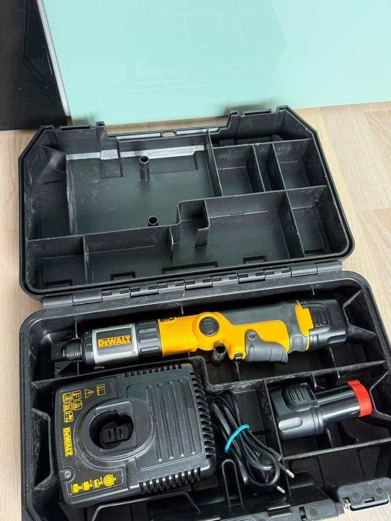 Dewalt DC600 accu schroefmachine, Variabele snelheid, Overige typen, Ophalen of Verzenden, Zo goed als nieuw