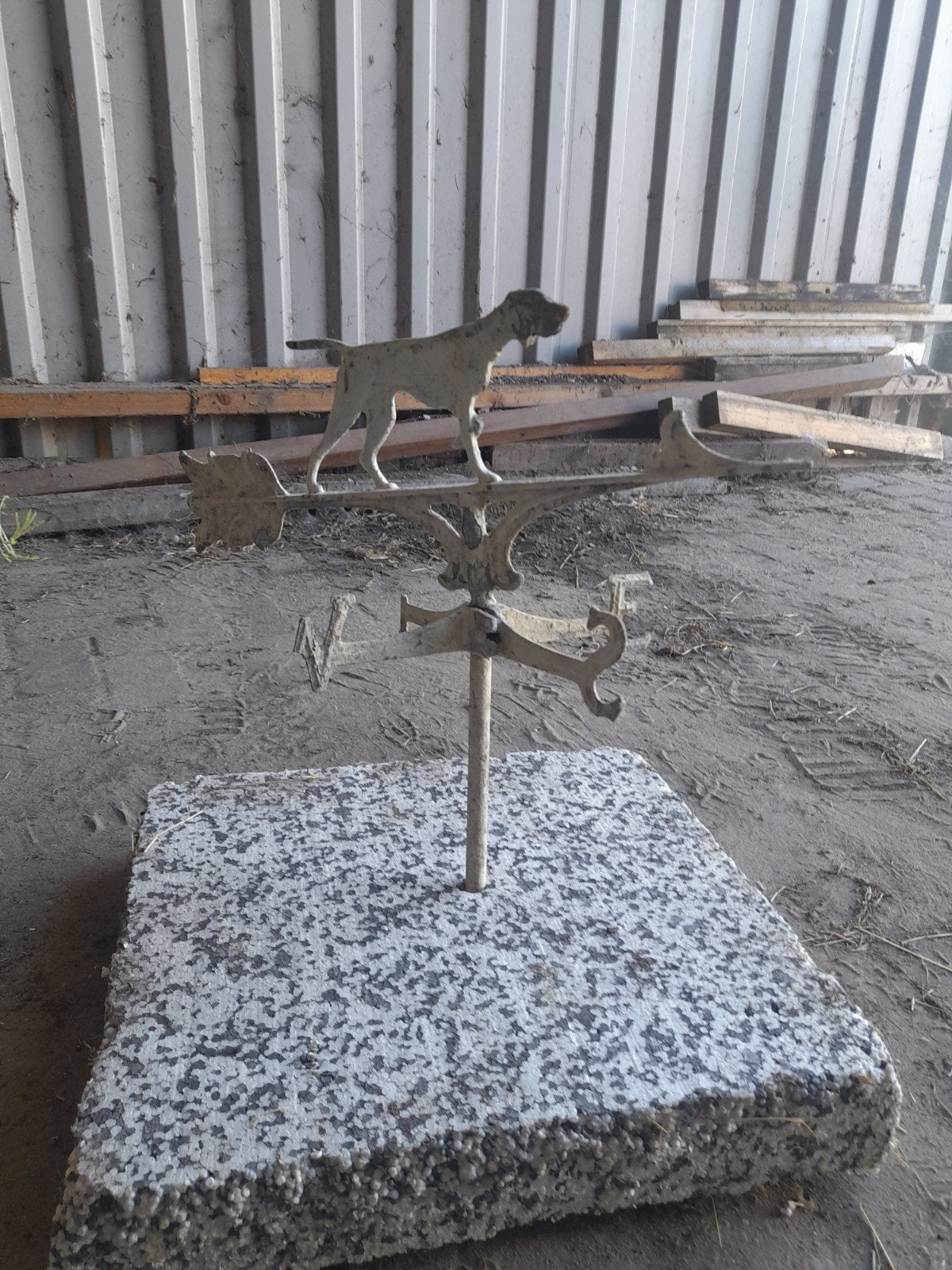Antieke windwijzer met jachthond - Uniek decoratiestuk, Tuin en Terras, Windwijzers en Windmolens, Ophalen, Gebruikt