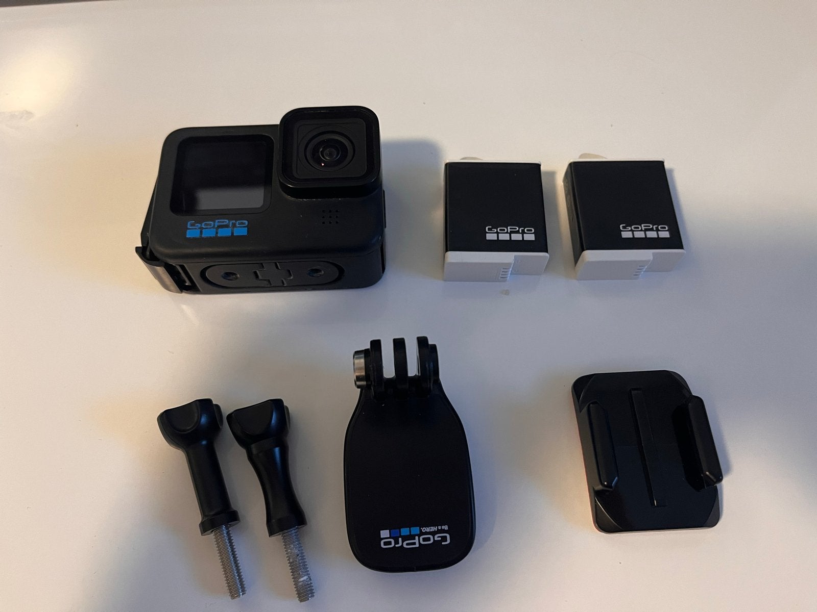 GoPro Hero 10 Black met accessoires en koffer, Ophalen of Verzenden, Zo goed als nieuw, GoPro