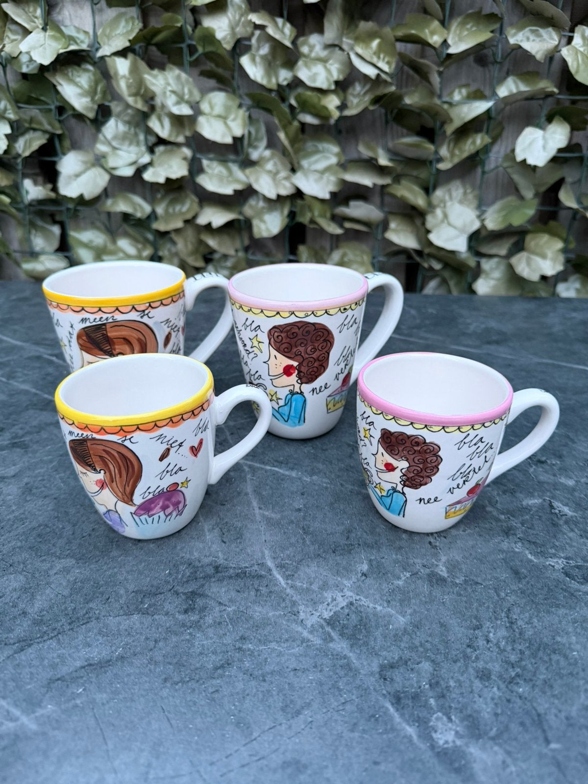 4xBlond Amsterdam Even Bijkletsen' Mokken (2x Koffie&2xThee), Ophalen of Verzenden, Zo goed als nieuw, Aardewerk, Kop(pen) en/of Schotel(s)