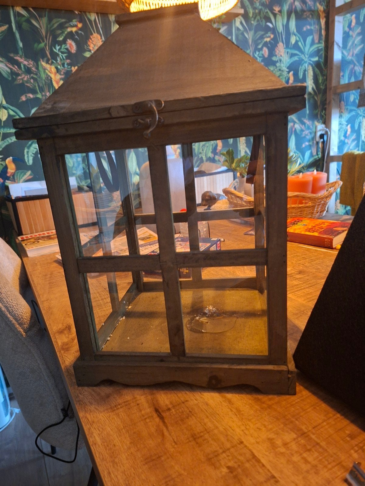 lantaarn van hout en glas, afm h 43 cm, breedte 27x27 cm.lan, Ophalen of Verzenden, 25 tot 50 cm, Glas, Minder dan 50 cm