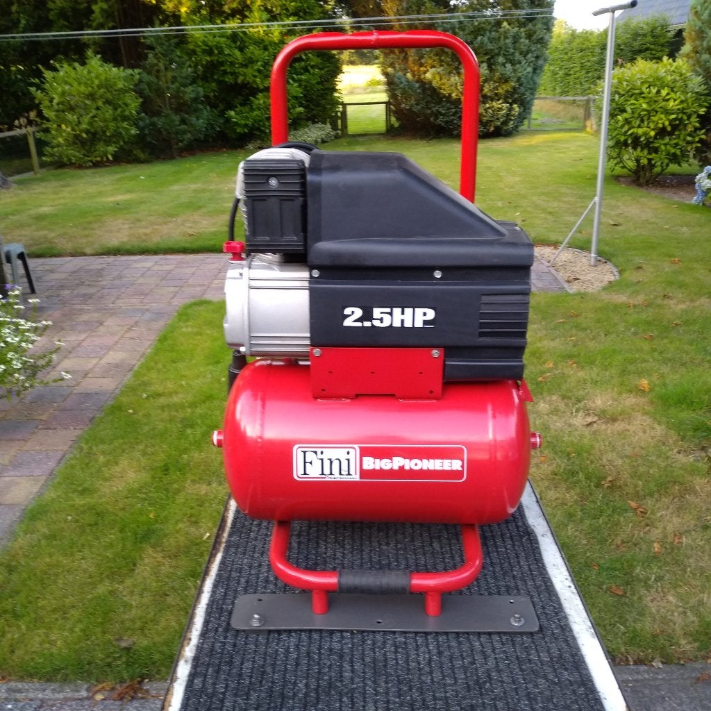 Big Pioneer Compressor 2,5 Pk 20 Ltr tank 10Bar  230 Volt, Doe-het-zelf en Verbouw, Compressors, Ophalen, Gebruikt, 6 tot 10 bar