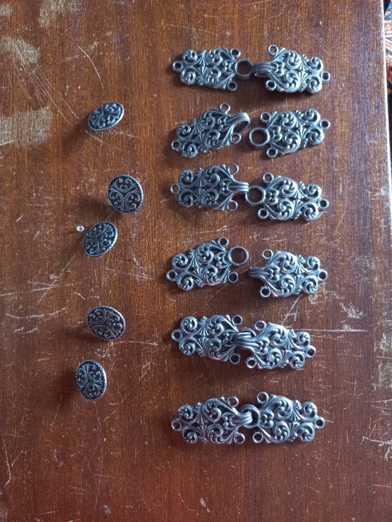 6 Vintage Noorse Tinnen Vestsluitingen & 5 Knopen (Tinn-, Antiek en Kunst, Ophalen of Verzenden