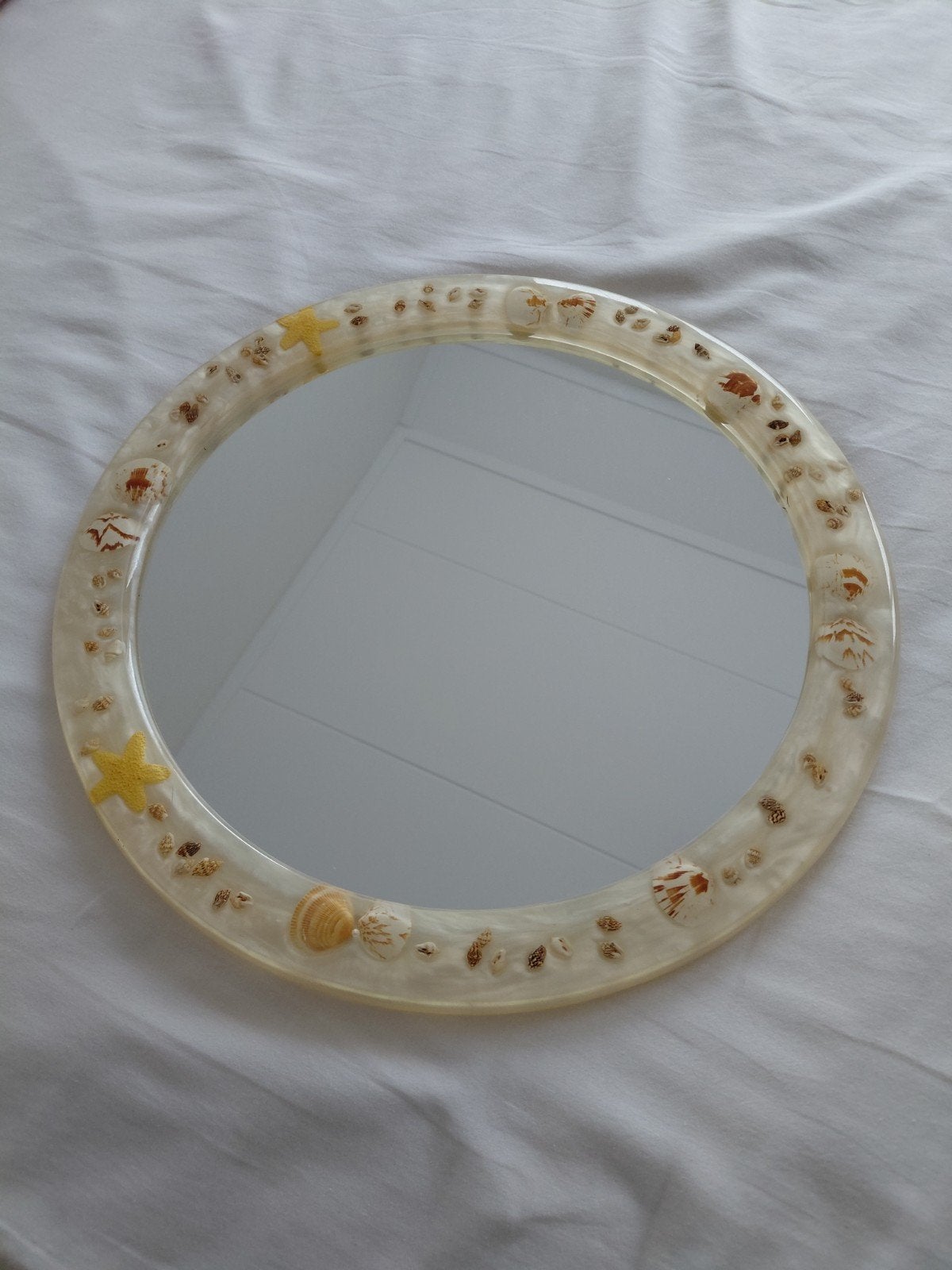Ronde spiegel met schelpjes, diameter 40 cm, Ophalen, Gebruikt, Rond, Minder dan 50 cm