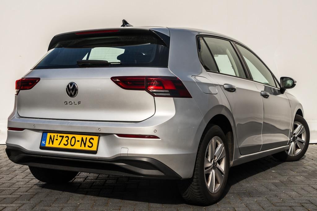Volkswagen Golf 1.0 TSI Golf 8 | Digitaal instrumentenpaneel, 1160 kg, Stof, Gebruikt, Met garantie (alle)