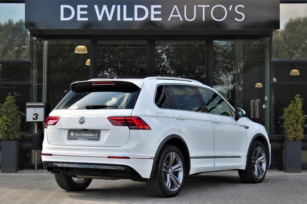 Volkswagen Tiguan 2.0 TSI 4Motion R-line Pano Trekhaak Head-, Automaat, Stof, Gebruikt, Zwart