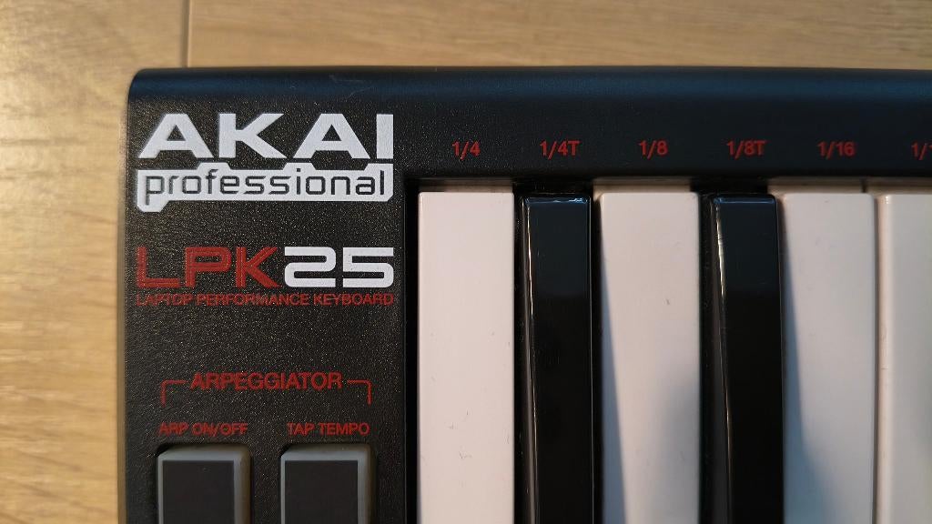 AKAI LPK25 MIDI Keyboard, Muziek en Instrumenten, Midi-apparatuur, Ophalen of Verzenden, Gebruikt