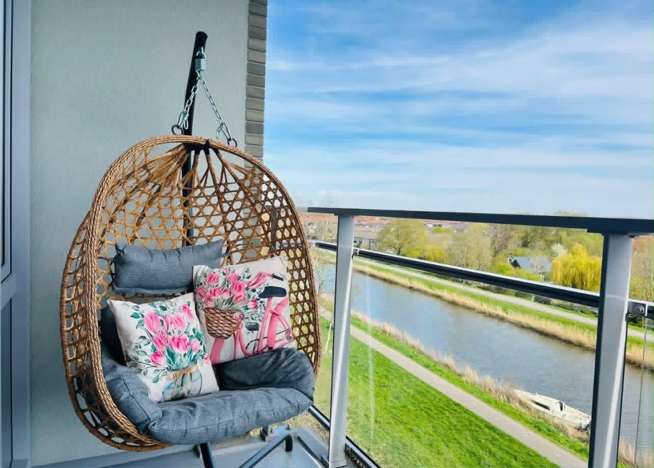 Hangstoel met Standaard, Tuin en Terras, Ophalen, Binnen, Zo goed als nieuw, Met standaard