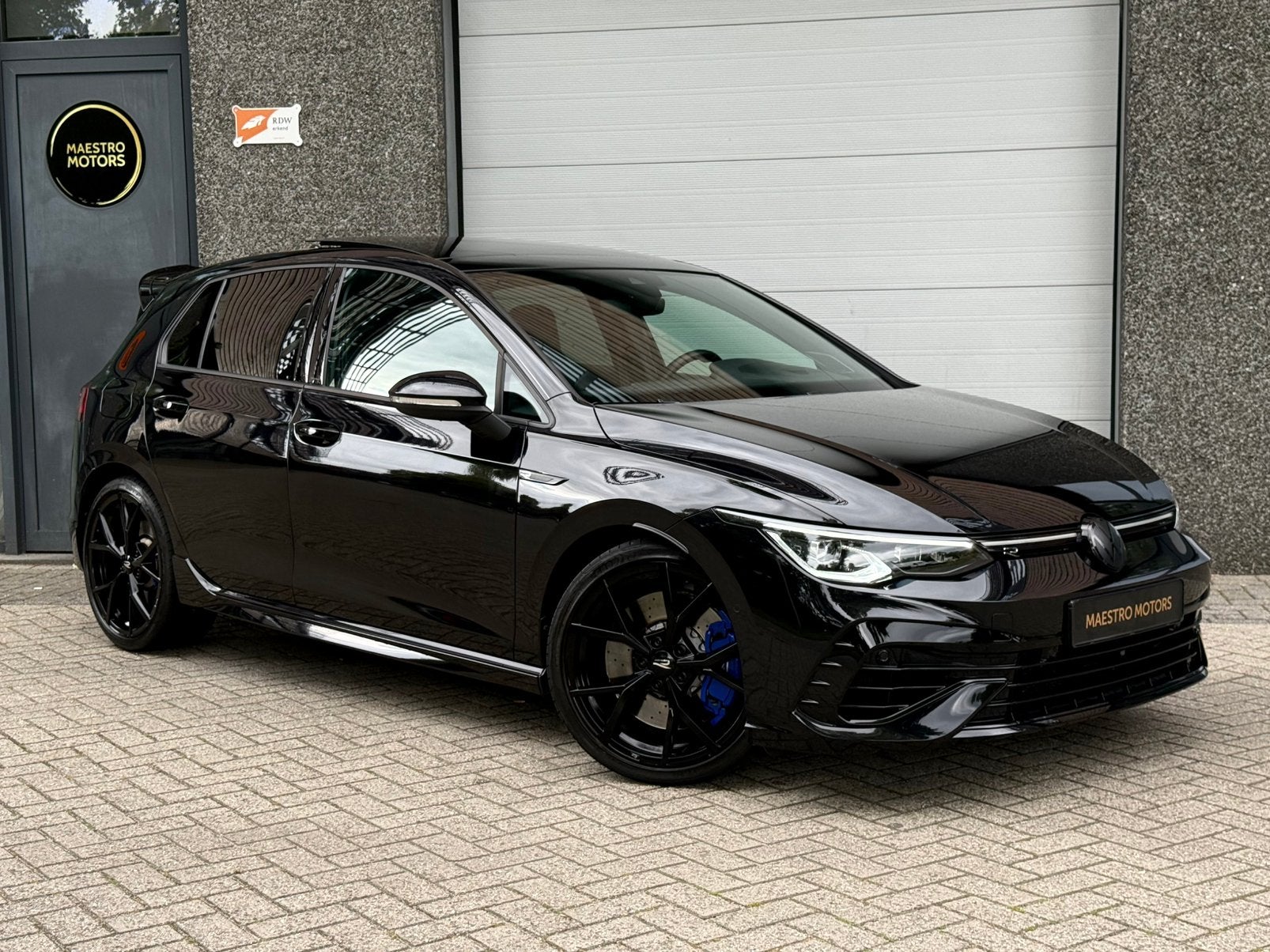Volkswagen Golf R 2.0 TSI 320pk Akrapovic GARANTIE BOMVOL !!, 4 cilinders, 1984 cc, 320 pk, Zwart