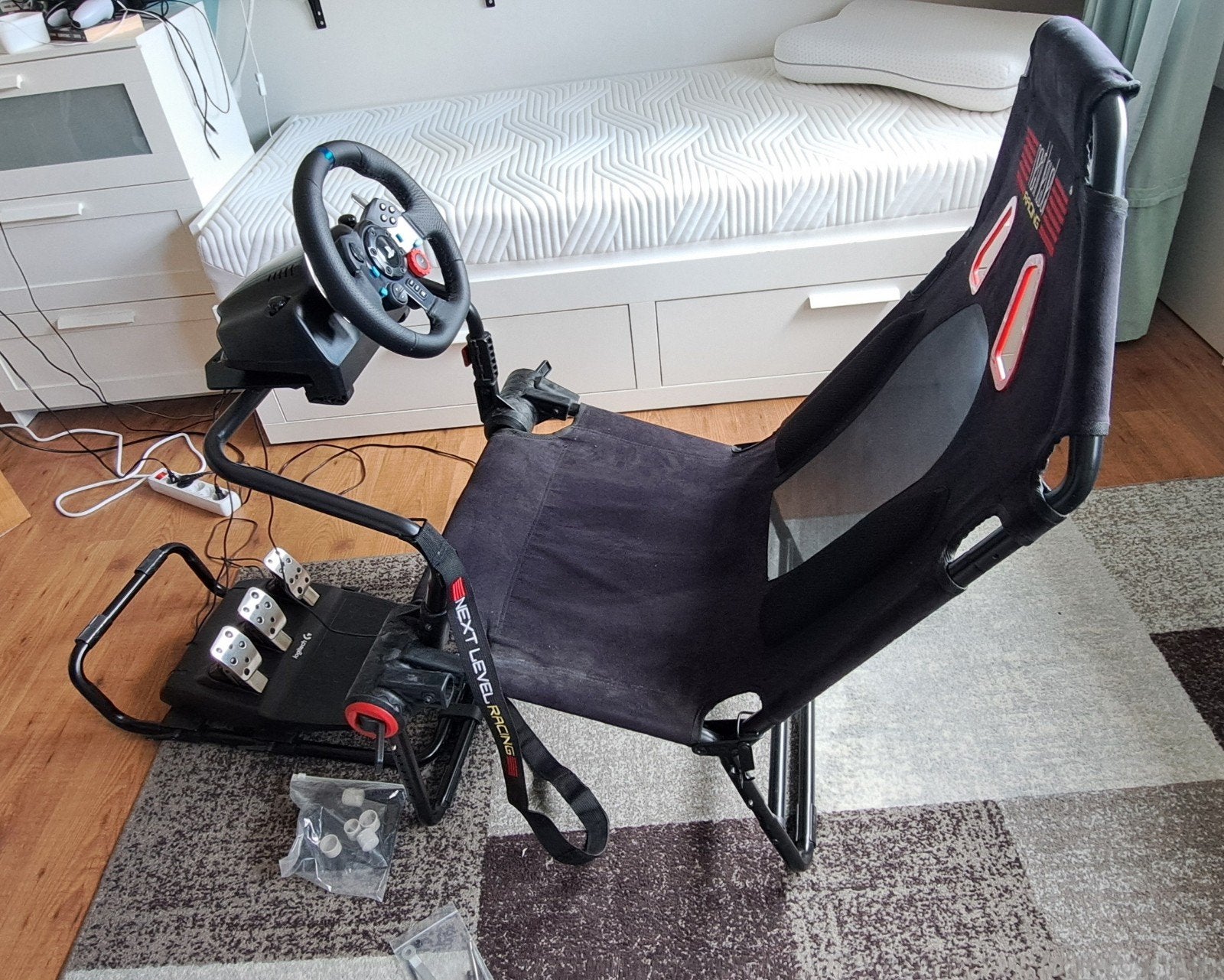 Logitech G923 racestuur met Next Level Racing stoel, Ophalen, Gebruikt