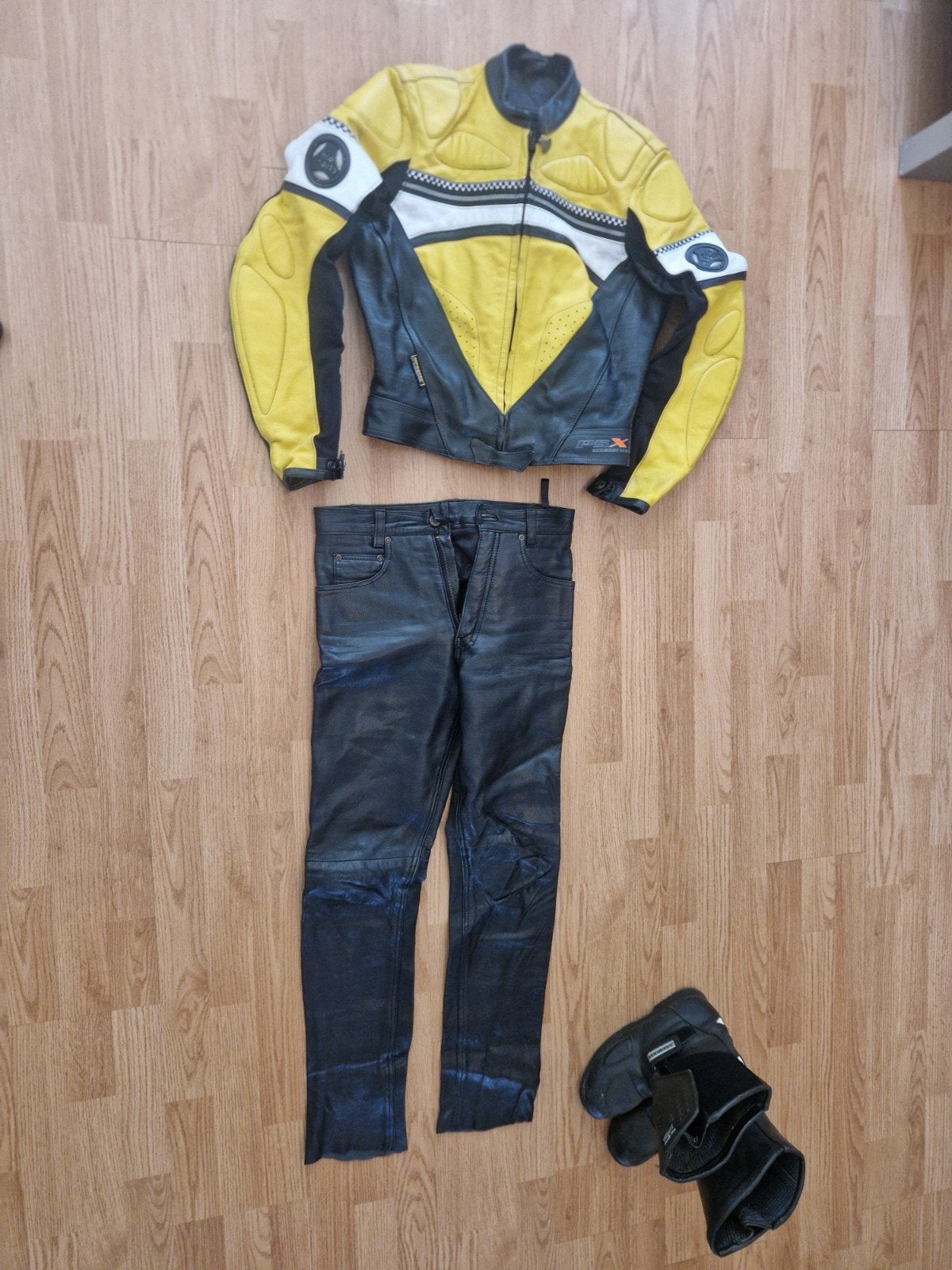 Motor dames leren pak incl motor laarzen Dainese AlpineStar, Motoren, Kleding | Motorkleding, Ophalen, Tweedehands, Dames, Combipak