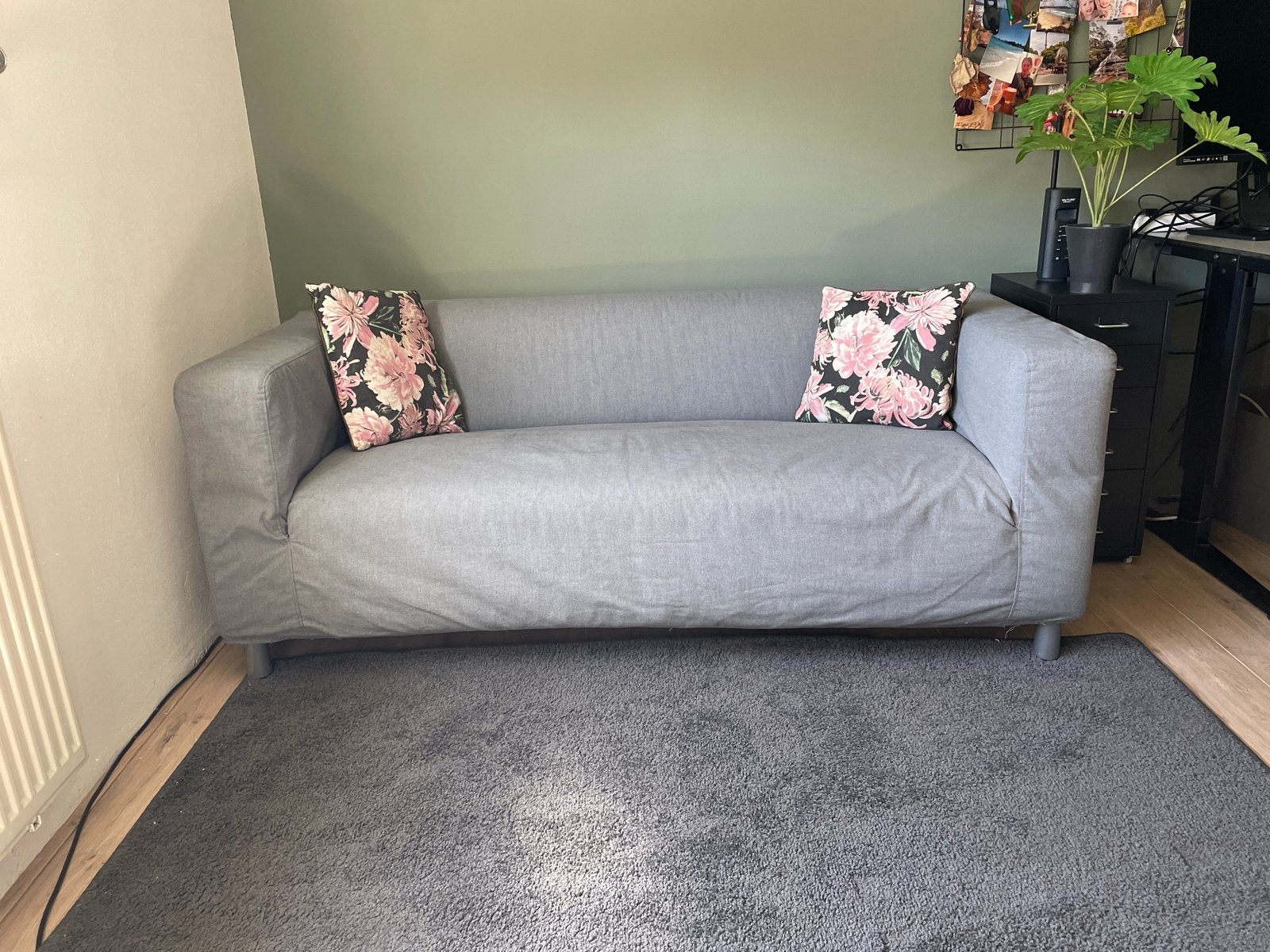 Comfortabele grijze Klippan tweepersoonsbank, Ophalen, Gebruikt, Tweepersoons, 75 tot 100 cm