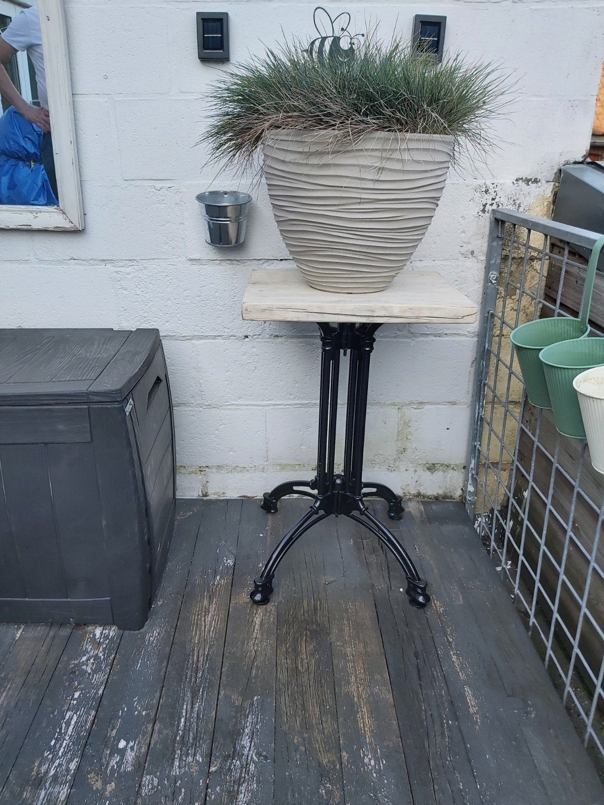 Unieke tafel met gietijzeren onderstel en houten blad, Ophalen, Rechthoekig, 75 cm of meer