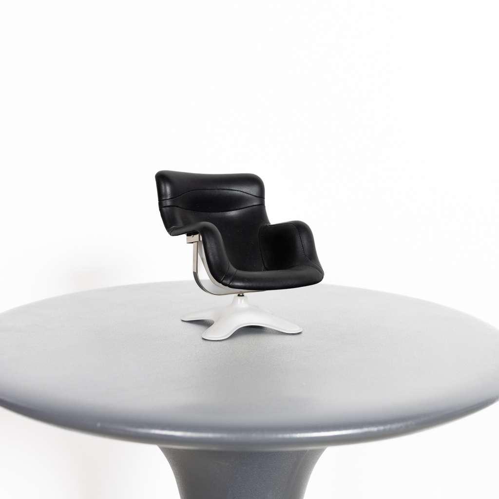 1x Vitra Miniatuur Karuselli Fauteuil Wit Kunststof/Zwart Le