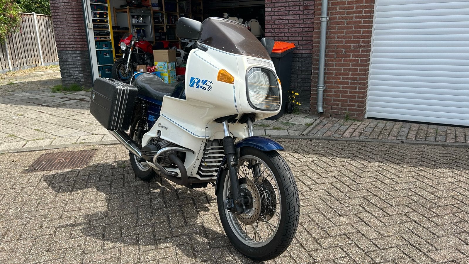 Foto 3 van BMW R100 RS - 1977 - Nieuwe accu, gereviseerde voorvorken