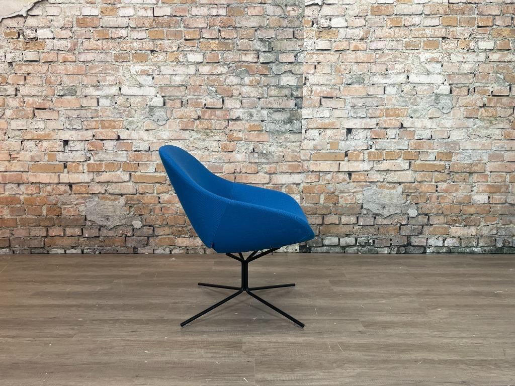 Artifort Beso blauw bij TheReSales, Twee, Blauw, Ophalen of Verzenden, Zo goed als nieuw