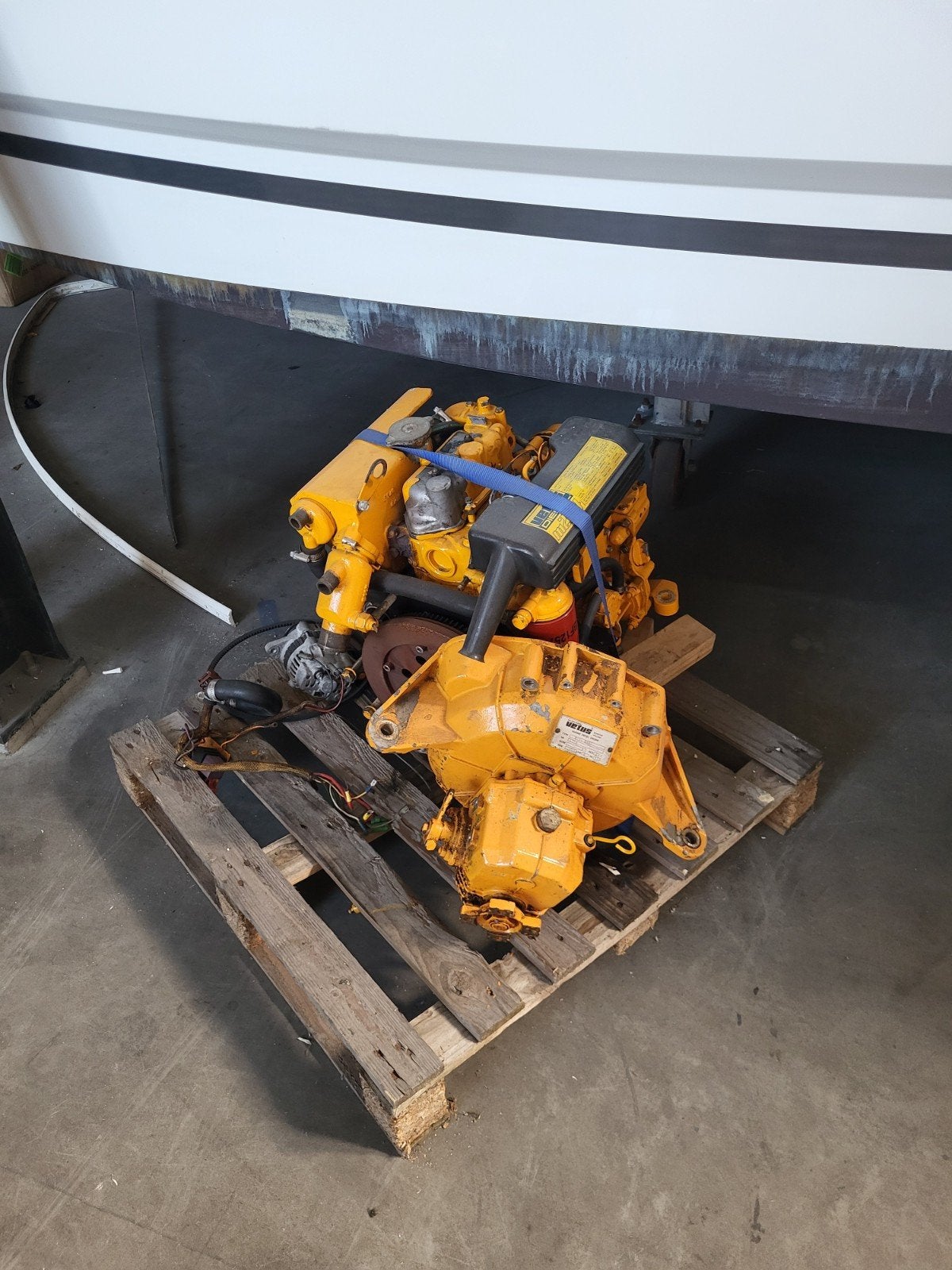 Vetus 2 cilinder motor met keerkoppeling (blok defect), Verzenden