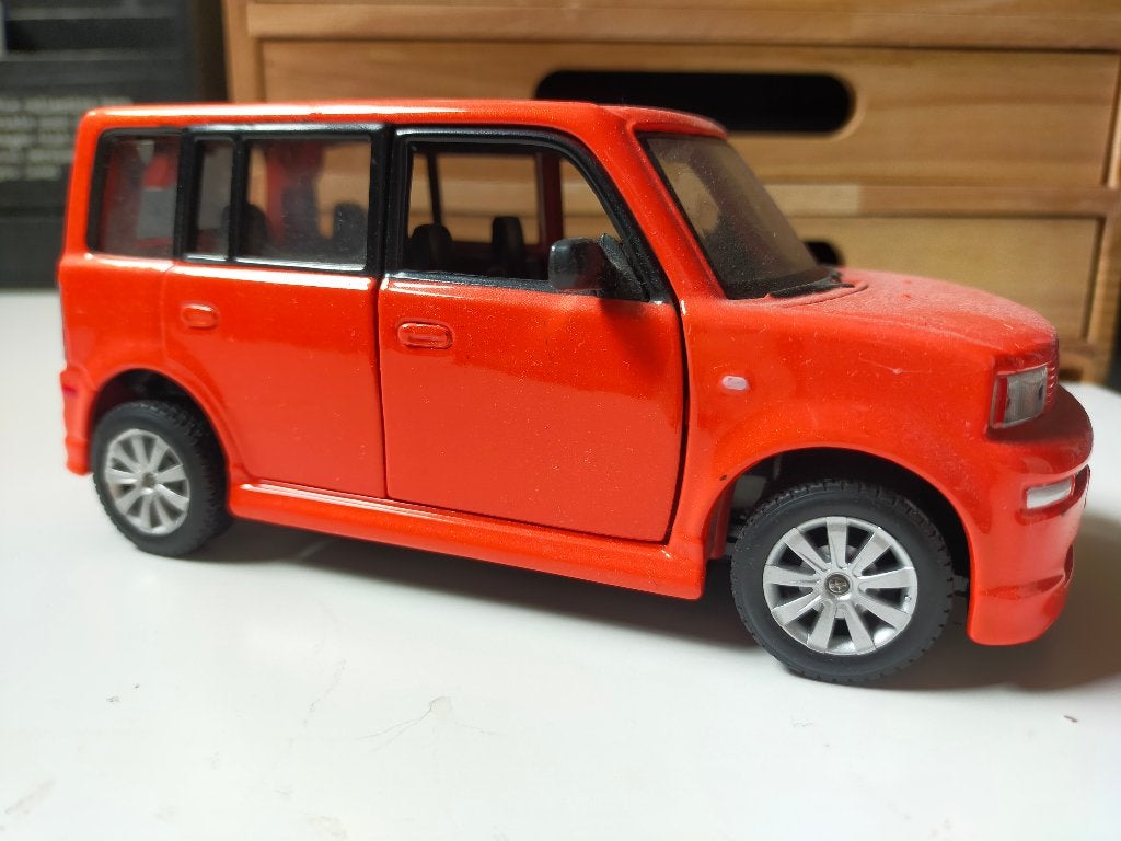 Scion XB  (Toyota bB), Hobby en Vrije tijd, Modelauto's | 1:24, Ophalen of Verzenden, Zo goed als nieuw, Auto, Maisto