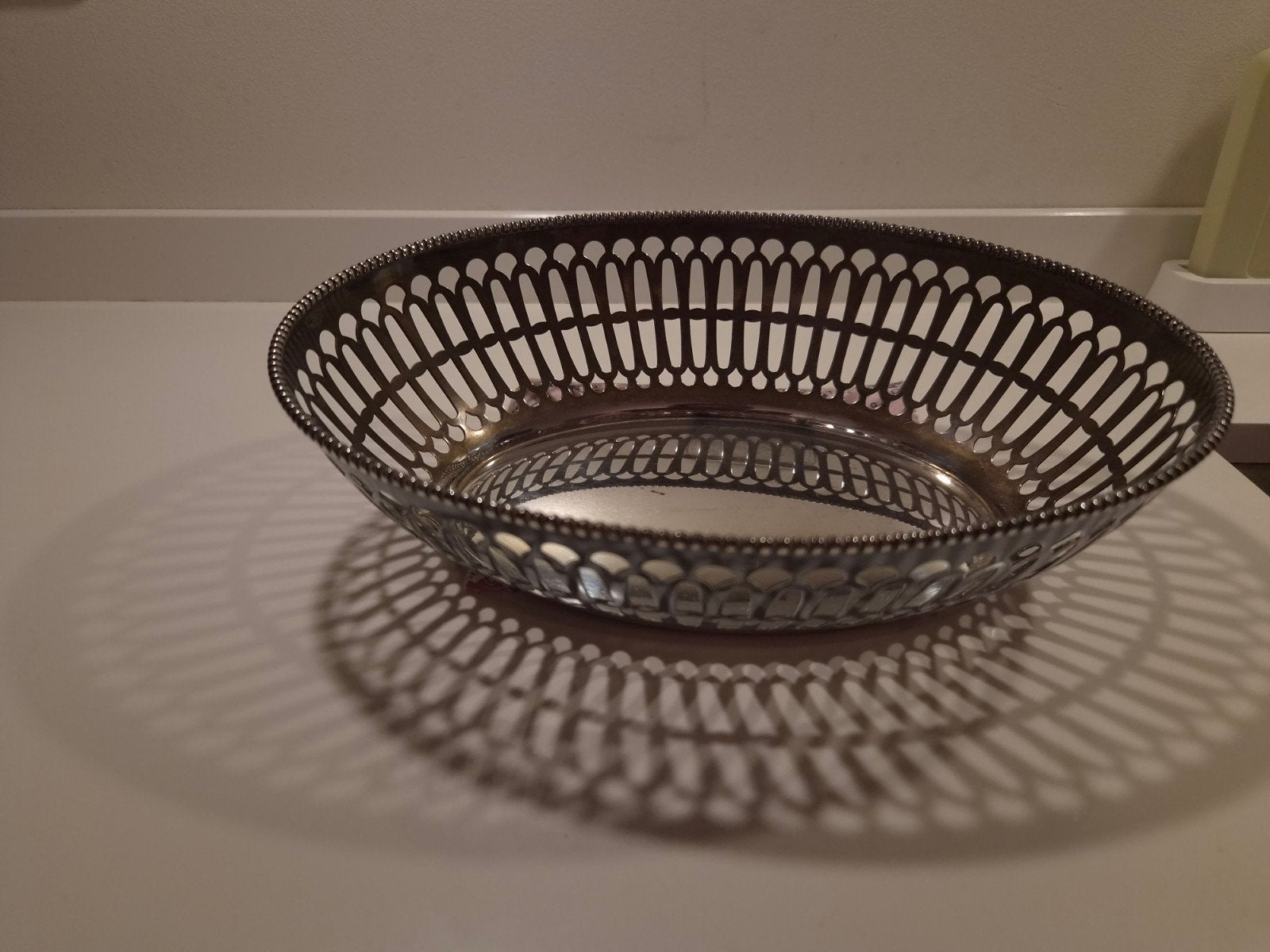 Keltum verzilverde broodmand met parklandschap, Verzenden, Zilver