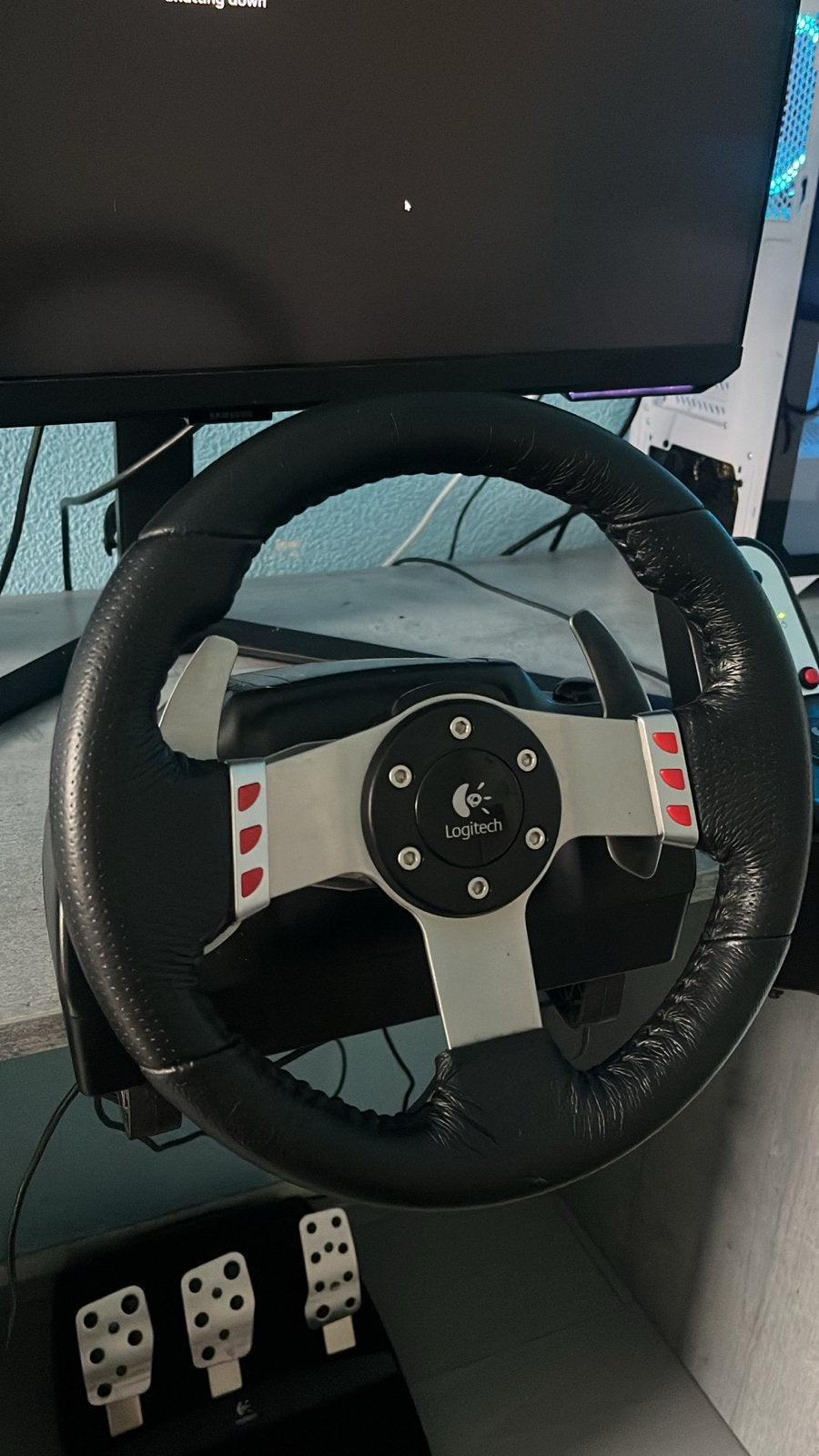 Logitech G27 Racing Wheel met pedalen en schakelpook, Spelcomputers en Games, Gebruikt, 1 speler, Racen en Vliegen, Eén computer