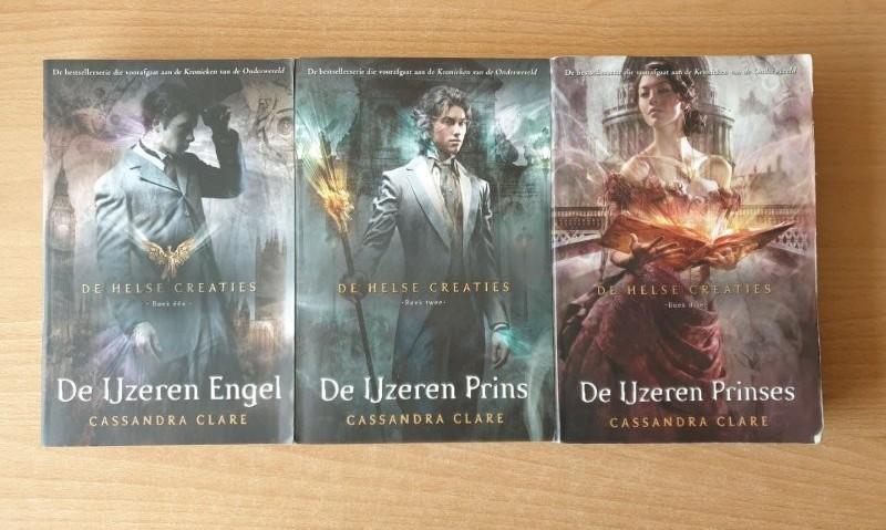 Cassandra Clare - series, losse delen, Ned/Eng, Boeken, Ophalen of Verzenden, Gelezen, Cassandra Clare