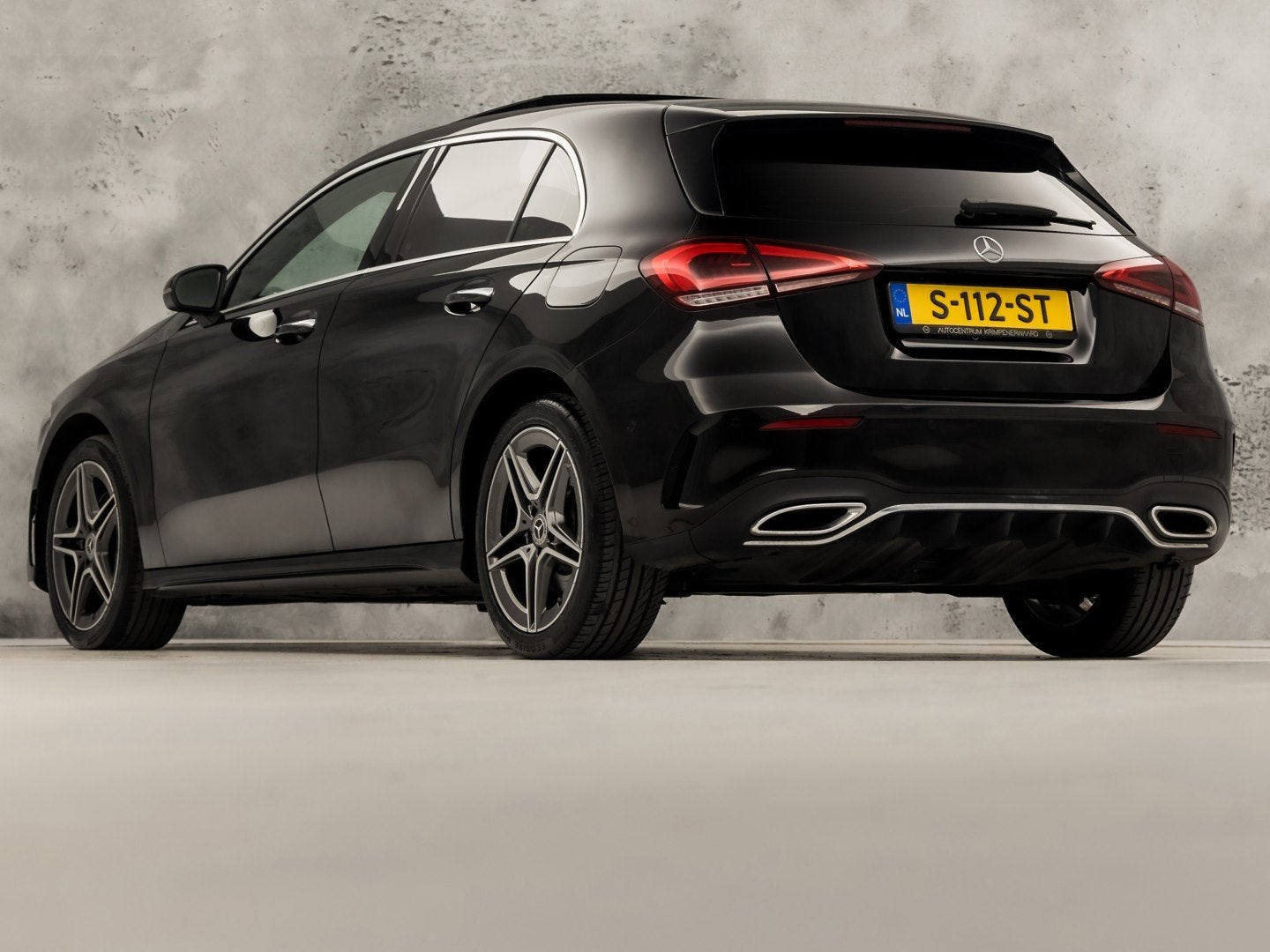 Mercedes-Benz A-Klasse 250 e AMG Sport 218Pk Automaat (PANOR, 12 maanden, Gebruikt, 4 cilinders, Leder en Stof