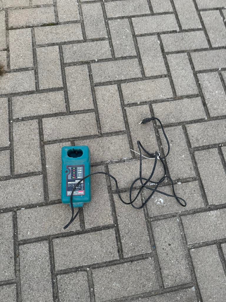 Oude Makita oplader DC14T, Doe-het-zelf en Verbouw, Ophalen, Gebruikt